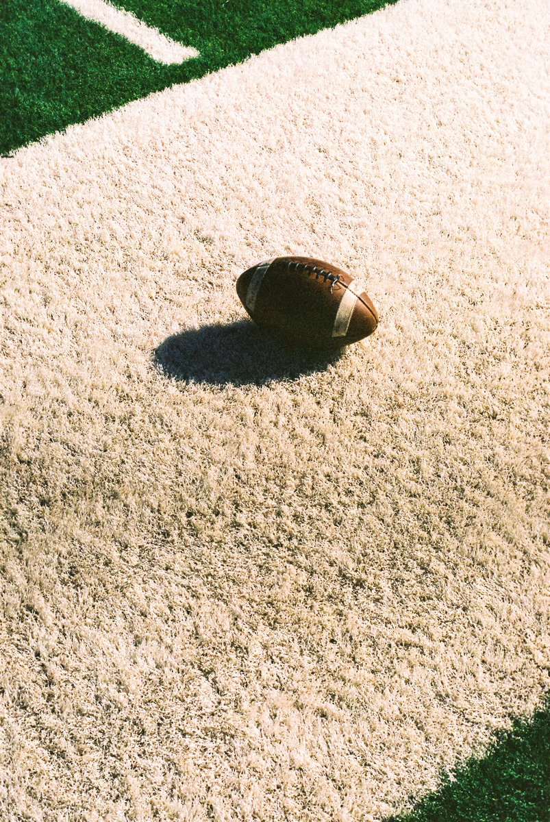 WestonNey's tweet photo. Football, sunset, shot on 35mm film #photography #35mm #photographer #football https://t.co/VPCV65USNm