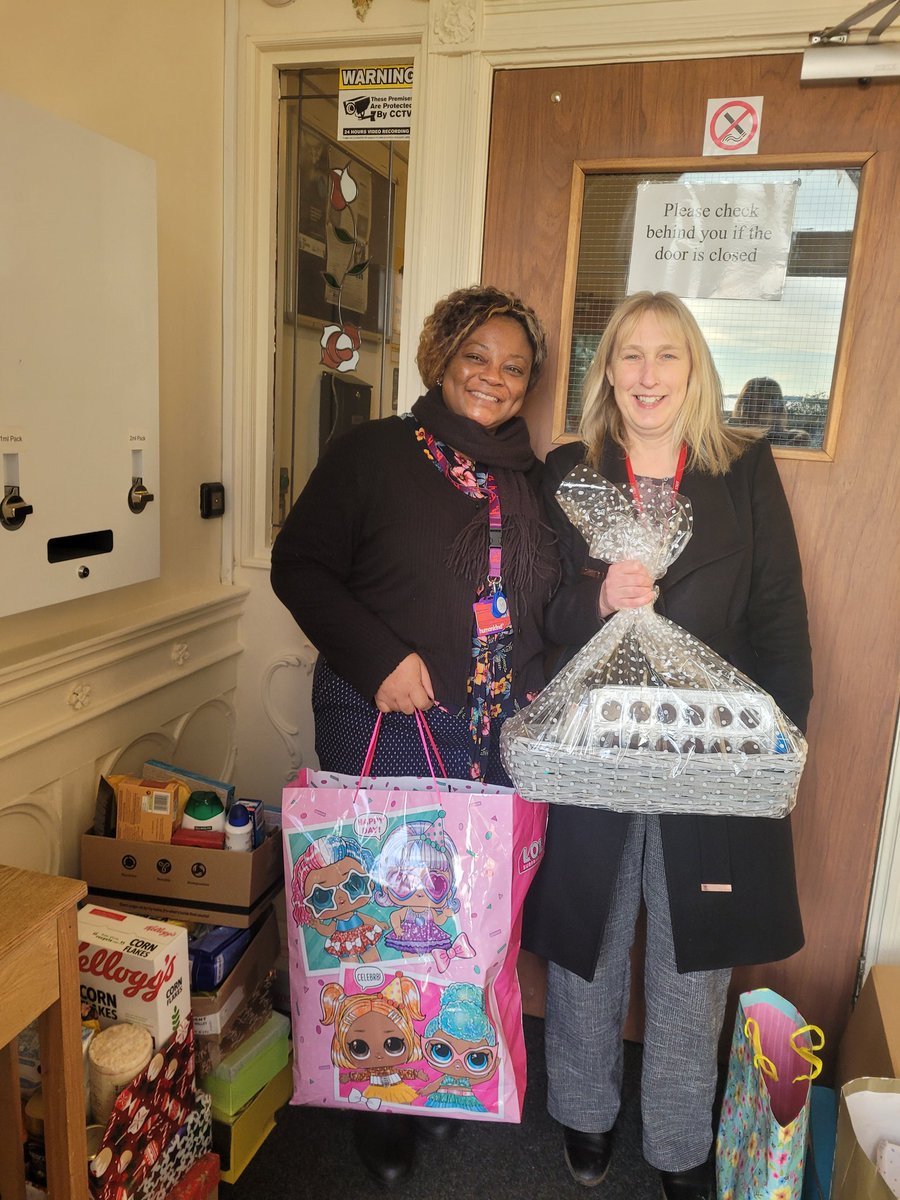 BarkerendPLA's tweet photo. Our gifts successfully dropped off at Chesnut Lodge and Discovery House. Thank you to everyone for their kind donations, they were very much appreciated. #WeAreStar #festivewintergiftprogramme #service https://t.co/IYql2v3f1d