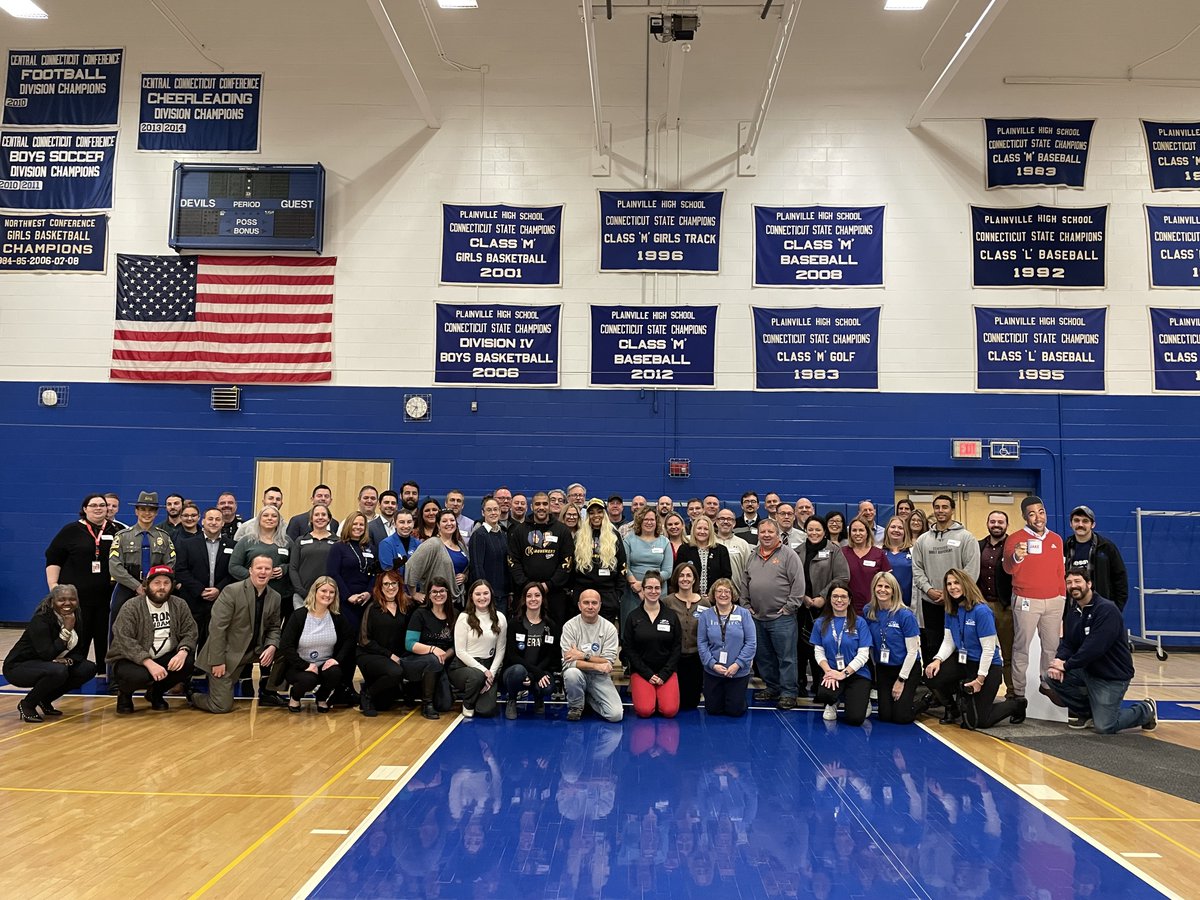 PlvComSchools's tweet photo. Absolutely AMAZING PHS Career Focused Learning Adventure Day thanks to our incredible career speakers and hosts sharing their pathways with our students! #WeArePlainville #LearningAdventure https://t.co/DGVp25Ao8g