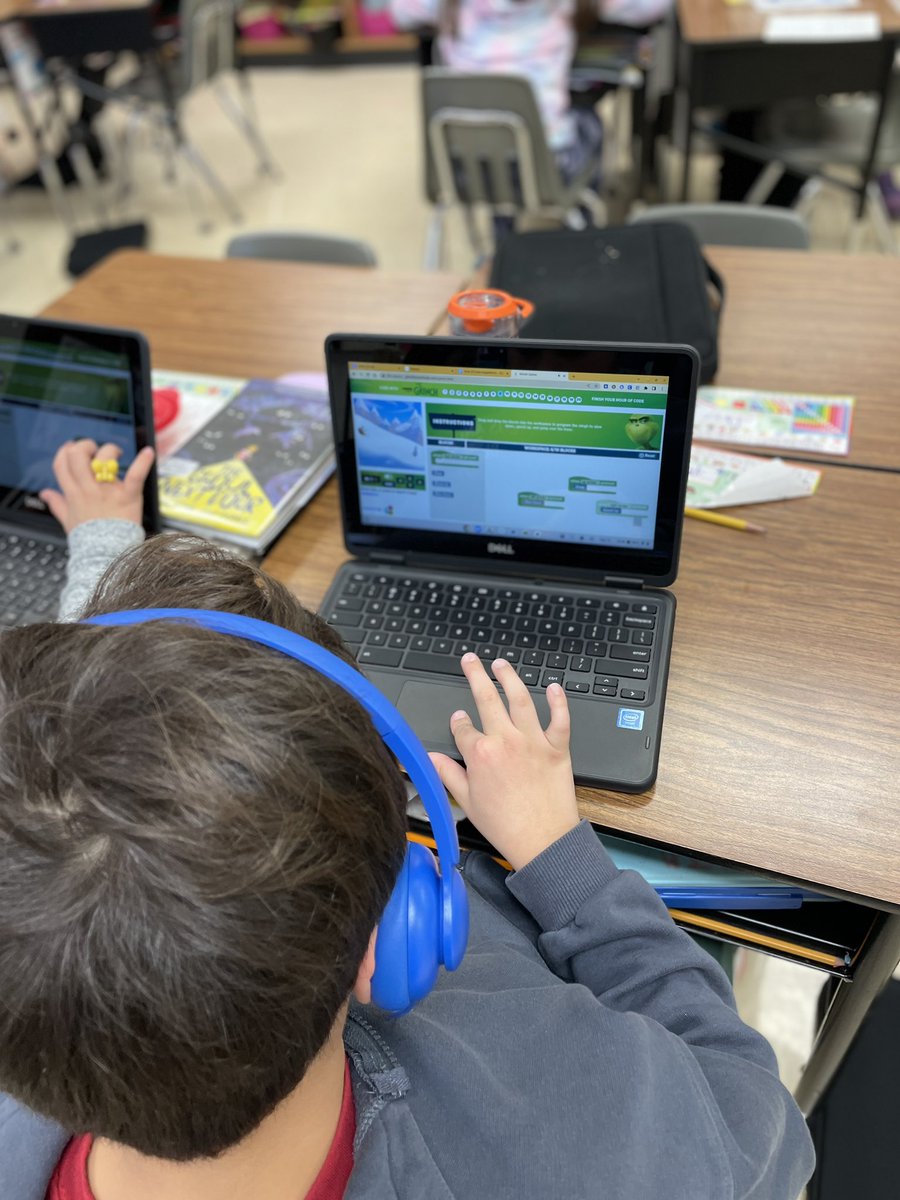 EngstromJen's tweet photo. Hour of Code fun with some awesome Waterbury 3rd graders! Good job showing grit!! We can do hard things! #esd20learns #grinch @hourofcode https://t.co/vd2LrYMmuk