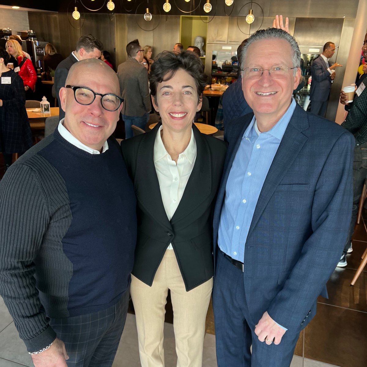 DavidNeffADV's tweet photo. Always great to support two awesome organizations that partnered on an event; @CCBAPhila &amp; @phillyadclub Happy Hour Breakfast @audacy, especially when the Executive Directors Ben Frank and @lulurhymes are fellow @IthacaCollege Alumni. #GoBombers #NeffKnows #PhillyAdClub #CCB https://t.co/F2ULd16BRg