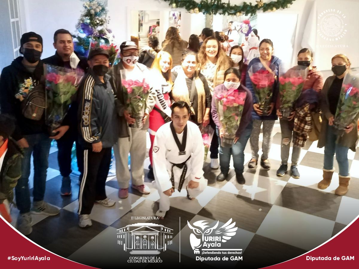 yuriri_ayala's tweet photo. Un pequeño presente para el gran equipo de taekwondo 🥋 del módulo #TeamCometa ☄️ para estas fiestas decembrinas 🪅 🎊 #FelicesFiestas #AcércateATuMódulo #SoyYuririAyala https://t.co/i5YG4UUAwA
