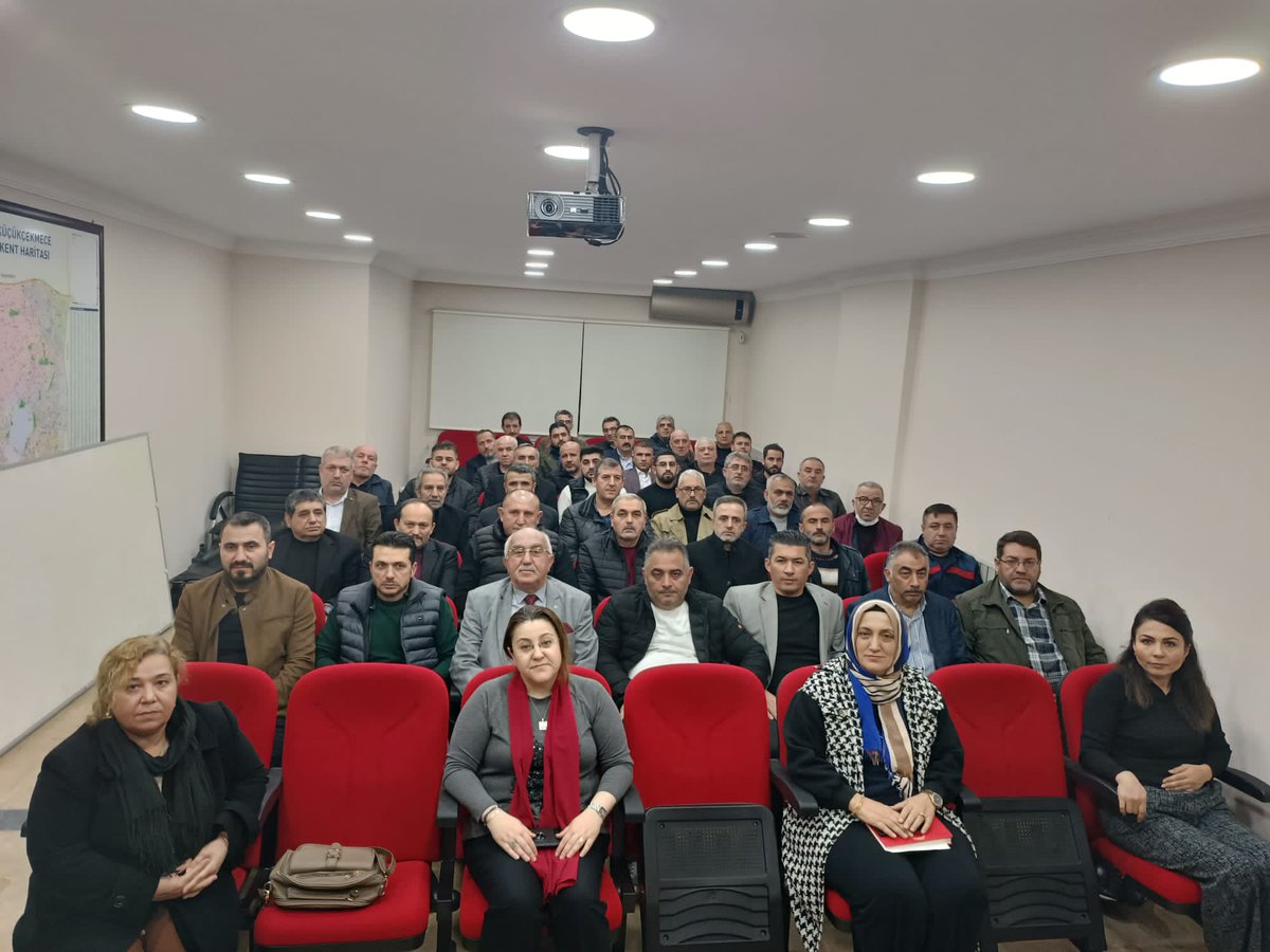 KCEKMECE_MHP's tweet photo. Milliyetçi Hareket Partisi Küçükçekmece ilçe başkanlığı olarak 16 ARALIK 2022 tarihli olağan yönetim kurulu toplantımızı ilçe başkanlığımızda gerçekleştirdik. 
@_MHPistanbul_ https://t.co/8V5prblRyD