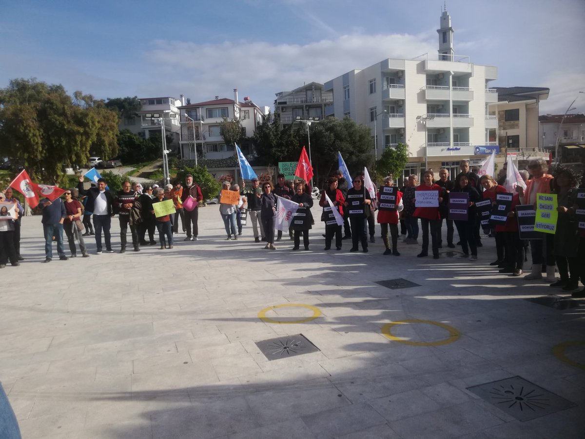 DatcaDemokrasi's tweet image. … bitmedi daha sürüyor o kavga
ve sürecek
yeryüzü aşkın yüzü oluncaya dek!
Bugün tüm antidemokratik uygulamalara, seçmen iradesinin gaspına karşı çıkmak için meydandaydık!
#EkremİmamoğluYalnızDeğildir!
Herkes için Adalet Herkes İçin Demokrasi