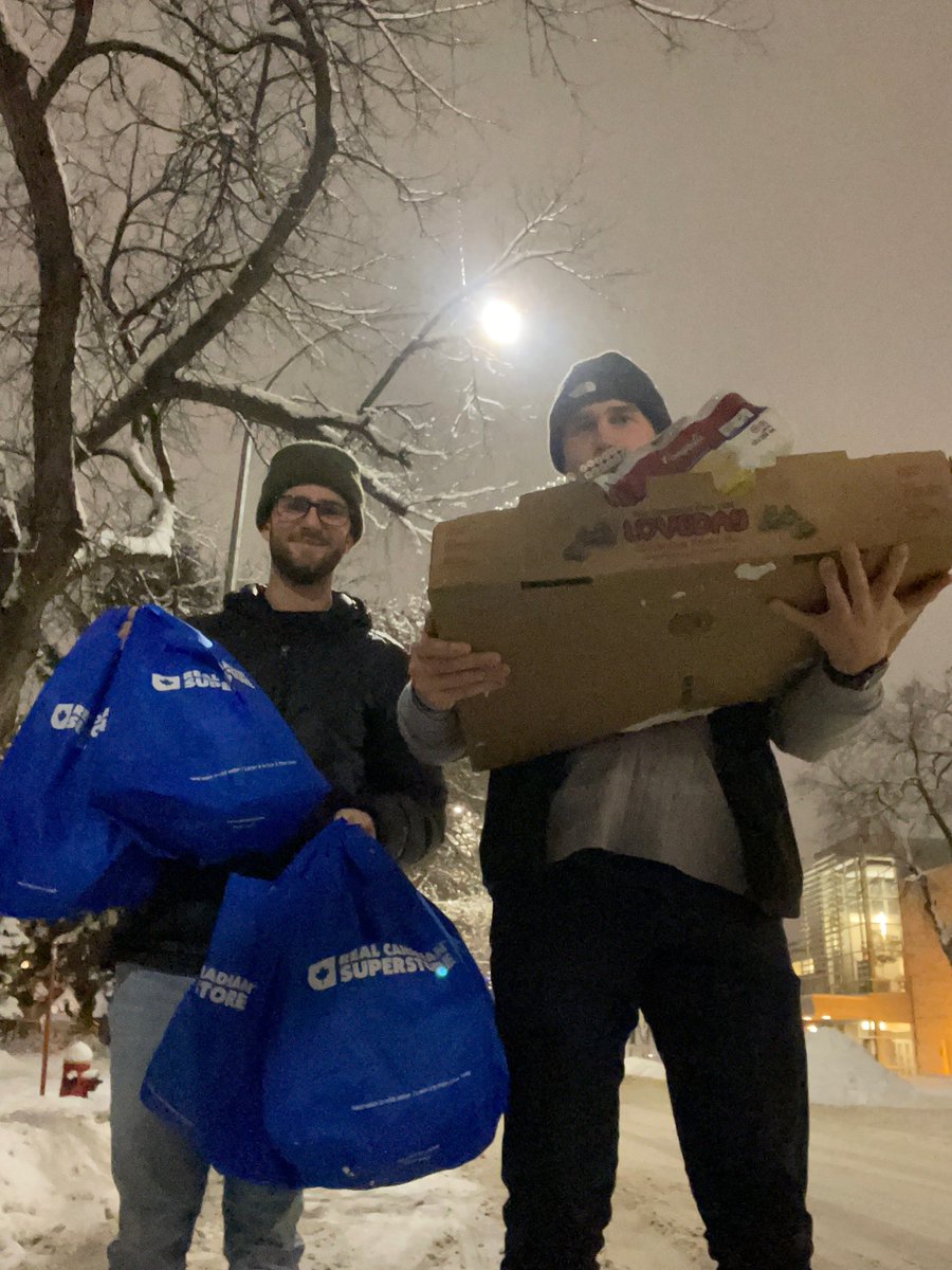 Thank you to our Bison Golf Athletes who got together to deliver 2 Christmas Hampers this holiday season
