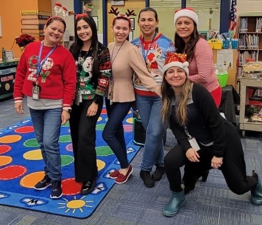 Feliz Navidad from our DLI teachers! We are very thankful to have this amazing team! #unitingourworld @AGHoulihan @Renee_McKinnon1 @UCPSNC