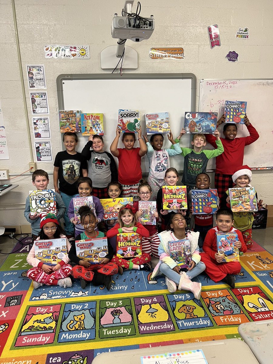 Cassie_Lou7's tweet photo. Wishing everyone a very Merry Christmas from Pope School!🎄 This week has been so much fun with the pajama parade, Christmas parties, and the secret Santa reveal! I’m so thankful to get to be apart of it all!❤️ #WeArePopePanthers @pope_school @thvowell @YvonneS18768063 @jmcss https://t.co/n06VZnb1rX