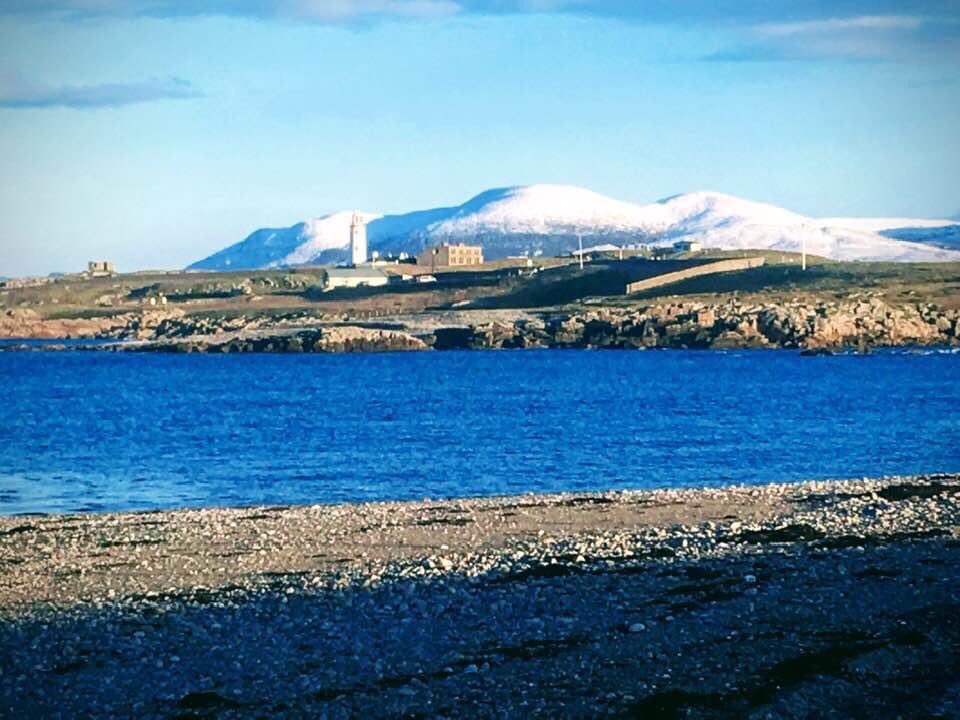 The Snowy Hills of #Urris create the perfect backdrop for #FanadLighthouse #frozen #sneachta <a href="/fanadlighthouse/">Fanad Lighthouse</a> <a href="/welovedonegal/">WeLoveDonegal</a> <a href="/WestInishowen/">West Inishowen H&HS</a> <a href="/RTERnaG/">Raidió na Gaeltachta</a> <a href="/AimsirTG4/">Aimsir TG4 ⚡</a> <a href="/modohertympsi1/">Margaret O'Doherty</a> <a href="/araheera/">Anne</a> <a href="/thesilvervoice/">Angela Gallagher</a> <a href="/BCCannon1/">BC Cannon</a> <a href="/elleplatano/">Ana Wilkinson</a> <a href="/Inishpride/">Inishowen Pride 🏳️‍🌈🏳️‍⚧️</a> <a href="/PirinLodge/">Des Gallen</a>