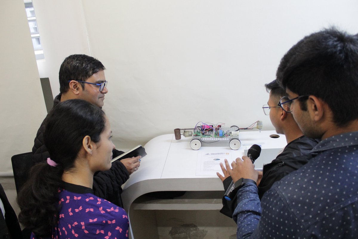 qtpiofficial's tweet photo. Inaugurated #robotics lab at Presidency Univ #bengaluru along with QtPi robotics product engineer Johanna Archard
@SantaSpeaker addressed 2nd year engg students on #creativity & importance of in STEM projects.
#robots #STEM #coding #ai #qtpirobotics https://t.co/aDZakH6r30