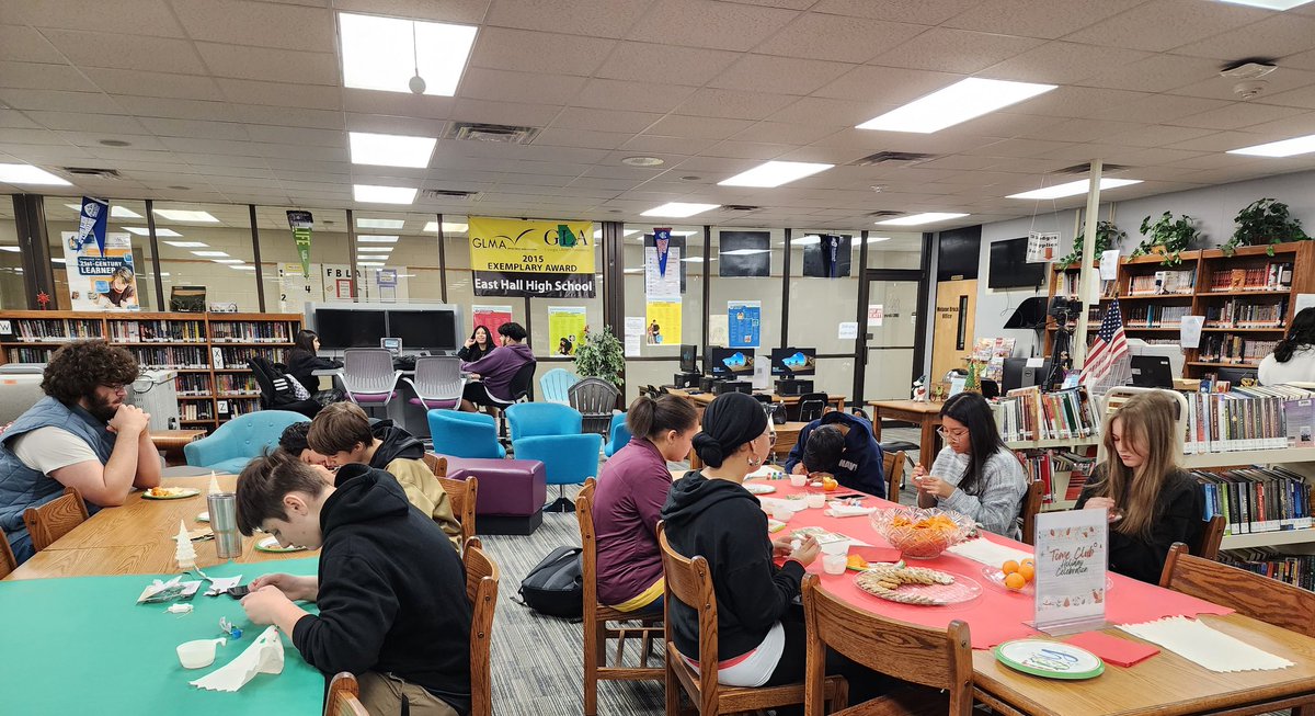 EHHSLibrary's tweet photo. EHHS club Tome had some fun painting orniments during our holiday celebration @EHHSLibrary #TomeSociety https://t.co/xxOh4k55hF
