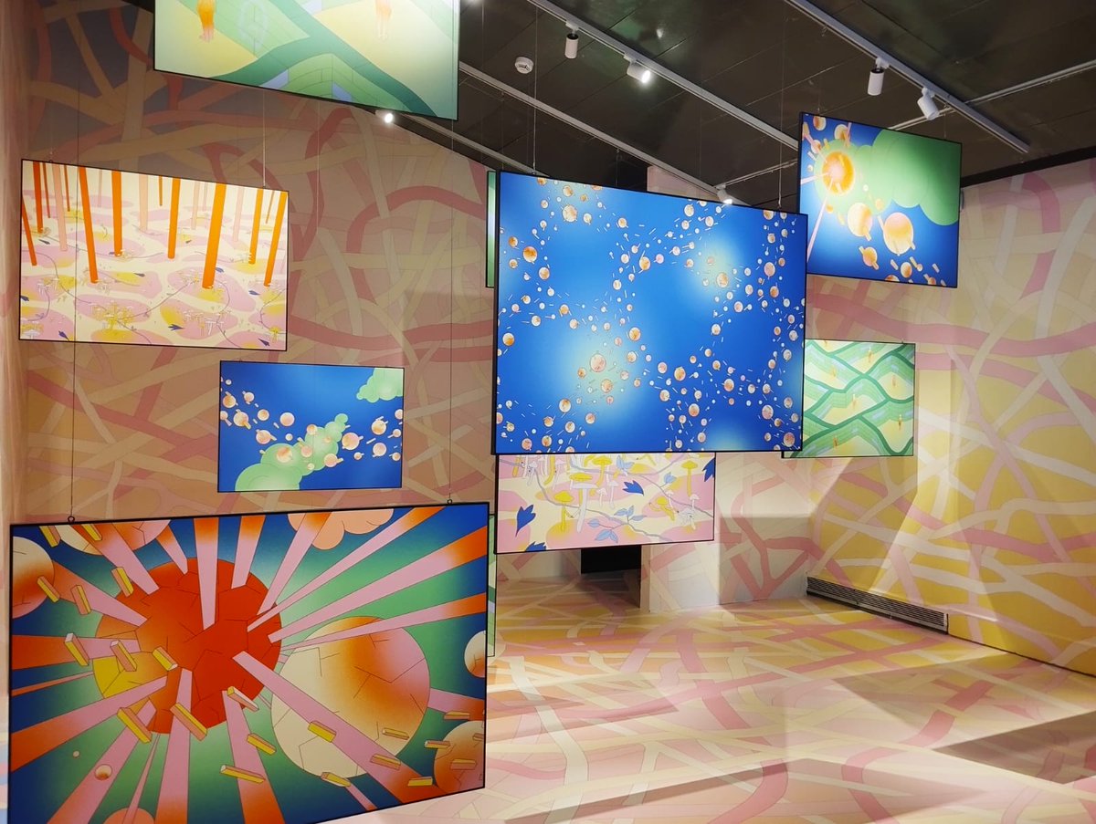 EscolaGayarre's tweet photo. A la darrera sessió de formació del Projecte Connectades, les mestres han visitat l'exposició Constel·lació gràfica al CCCB. La @martacartu, formadora del projecte, era una de les artistes exposades. Un luxe poder comptar amb ella per acompanyar aquest any el projecte a l'escola. https://t.co/3rGESwac15