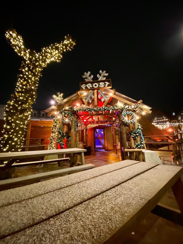 FROST with a little festive sprinkle! 😍

📸 Photo credit to our wonderful supervisor @megsolomons
.
.
.
#frost #frostsalisbury #popupbar #tipi #drinks #craftbeer #realale #salisburyevents #christmassalisbury