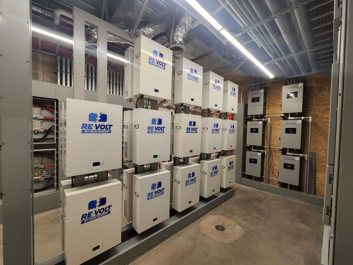 IronEdison's tweet photo. Iron Edison has had the pleasure of working on some truly awesome projects over the years but this massive, off-grid residence in the heart of America just might take the cake!! #IronEdison #offgrid #offgridliving #solar #solarbatteries #solarbatteryproject #customerspotlight https://t.co/kpBE5gF4q2