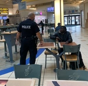 PCLegaspi's tweet photo. @WindsorPolice 🤝 @Safety_Village connecting with the community @tecumsehmall about Lock it or Lose it &amp; the Neighbourhood Watch Program 🔑🚘 https://t.co/HBtY6N1OOe
