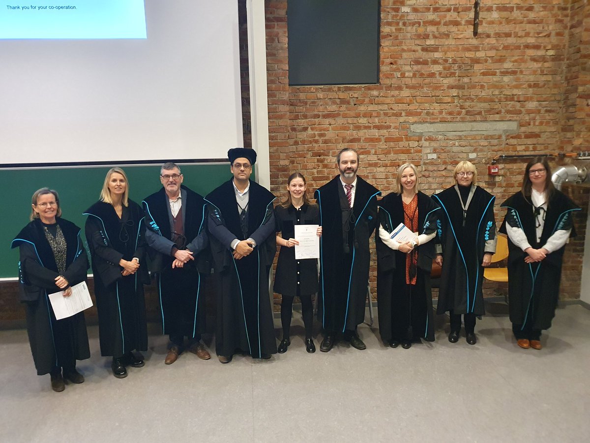 Huge congratulations to 💥 DR 💥Sara Verlindin @verlinden_sara who gave an amazing public #PhD defense today!
🎉🎊🎉

We are super proud of you!!!👏🙌
<a href="/TomasNortonPLF/">Tomas Norton</a> @NAMESlab