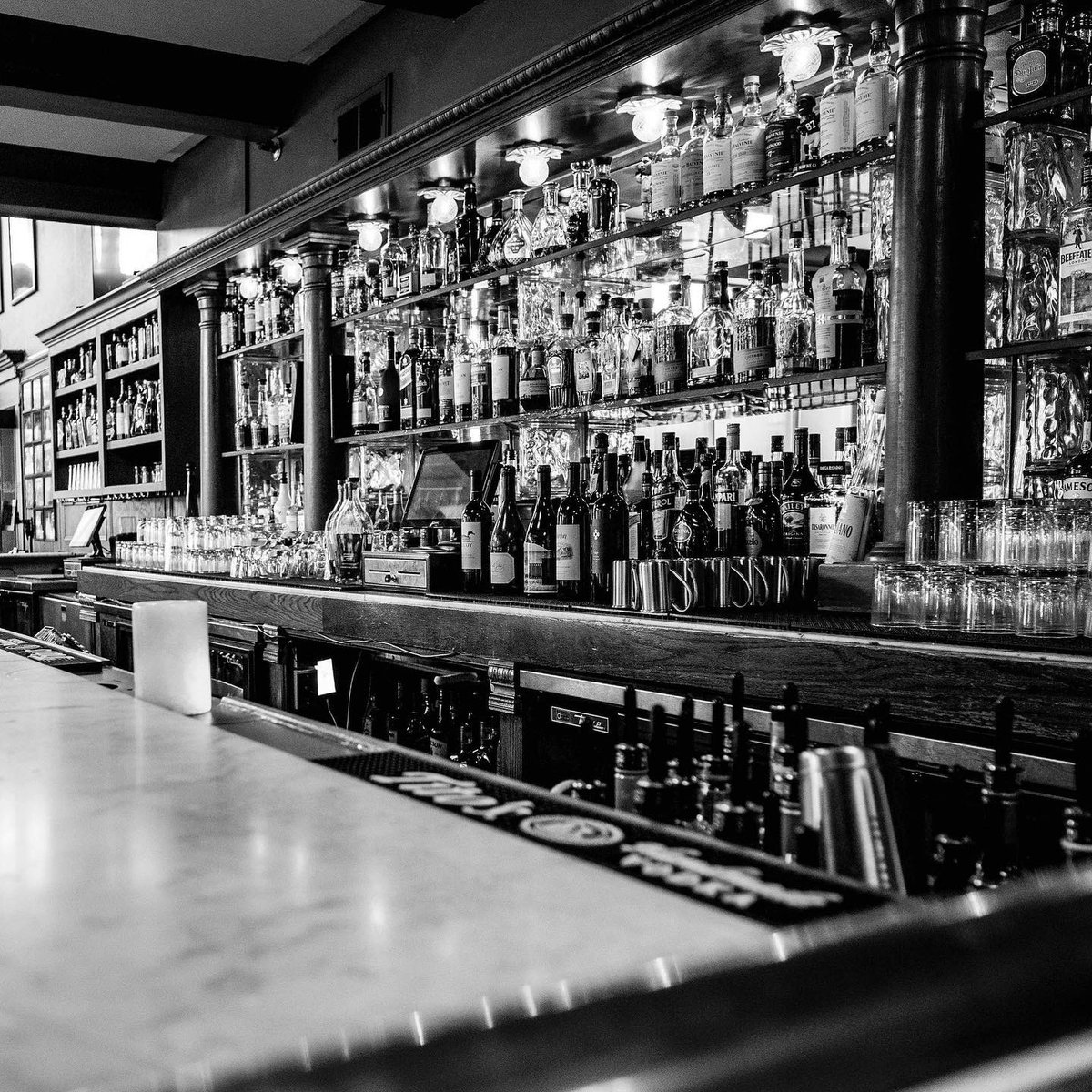 Prime47Indy's tweet photo. Cheers to the weekend! 🥂

Our bar opens daily at 4:30pm and with our spirit &amp; wine selection, the possibilities are endless! 

#Letsprime #Weekend #Cocktails https://t.co/23YFEDxfL3