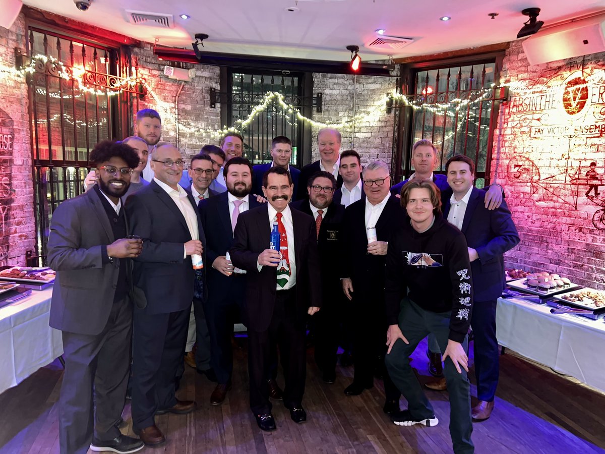 DaleyAndAssoc's tweet image. Last night we had our Holiday party! It was a great way to wind down the year and celebrate our amazing team🎄♥️