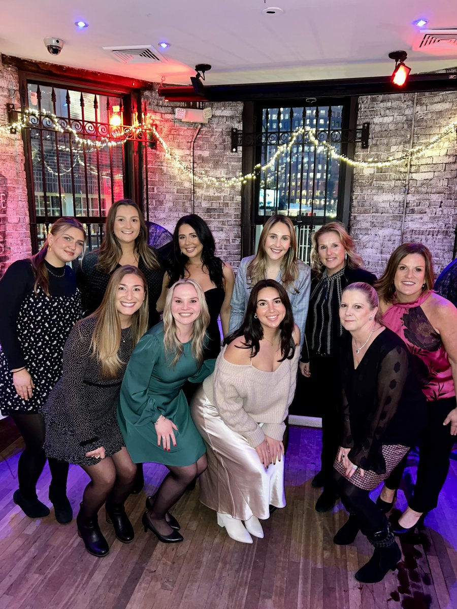 DaleyAndAssoc's tweet image. Last night we had our Holiday party! It was a great way to wind down the year and celebrate our amazing team🎄♥️