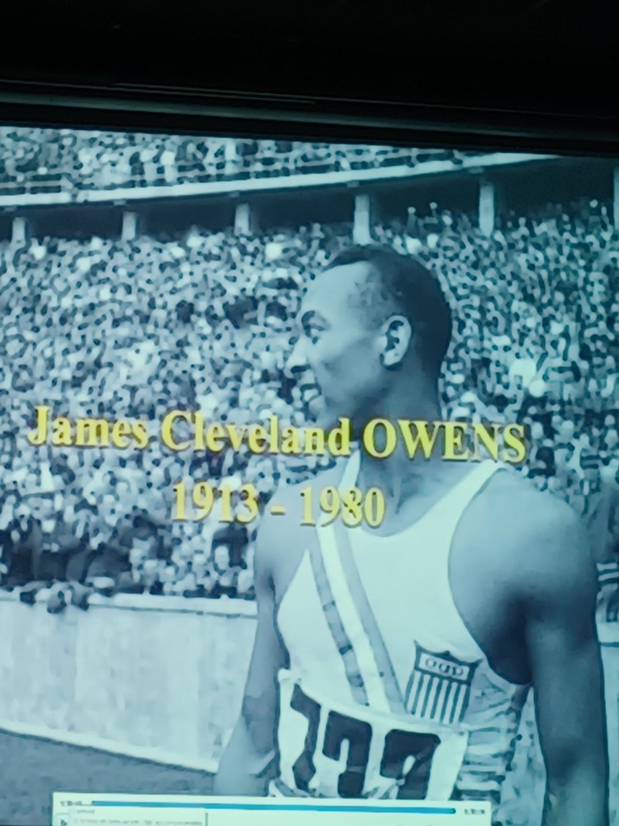 UnssVar83's tweet photo. Projection du film "la couleur de la victoire" et débat sur #respect #éthique #discrimination avec les élèves du clg Cousteau @lagarde83130 
Discussions passionnantes avec C.Cordier de l'association "733 Jesse Owens"
@UnssVar83 @Unss_Nice @Departement_Var @dasen_sieye @Fcpe83 https://t.co/eO5mQRZKLM