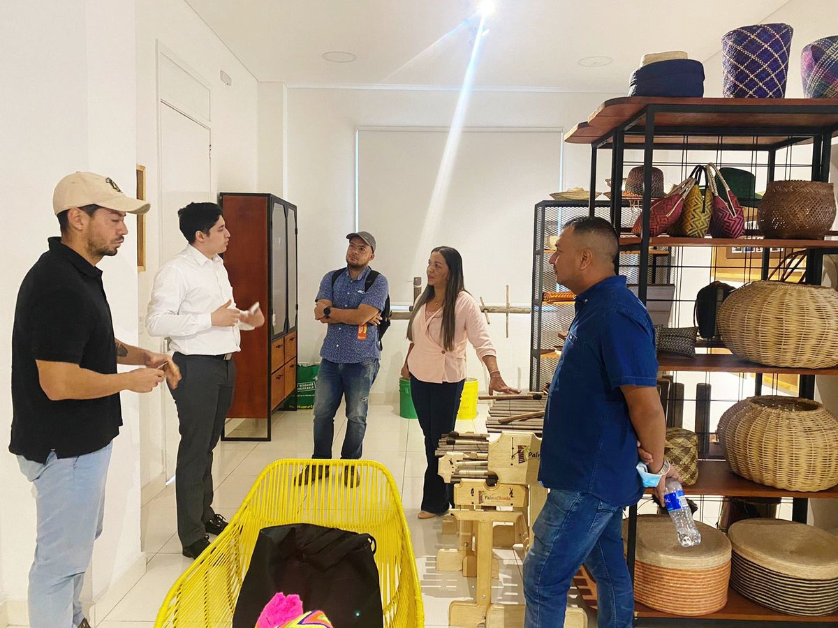 rappacifico's tweet photo. 🎙#AEstaHora desde el Centro de Experiencia Pacífico Colombia recibimos a los actores estratégicos de la cadena de valor del turismo del Pacífico, en este espacio socializamos con ellos el cierre del proyecto Turismo Región Pacífico… https://t.co/rbNu5lJWM1