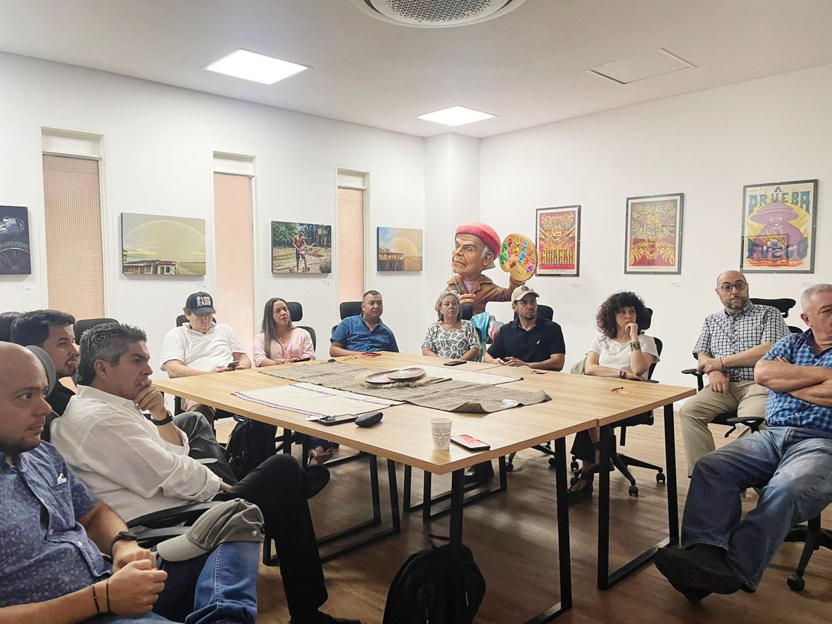 rappacifico's tweet photo. 🎙#AEstaHora desde el Centro de Experiencia Pacífico Colombia recibimos a los actores estratégicos de la cadena de valor del turismo del Pacífico, en este espacio socializamos con ellos el cierre del proyecto Turismo Región Pacífico… https://t.co/rbNu5lJWM1