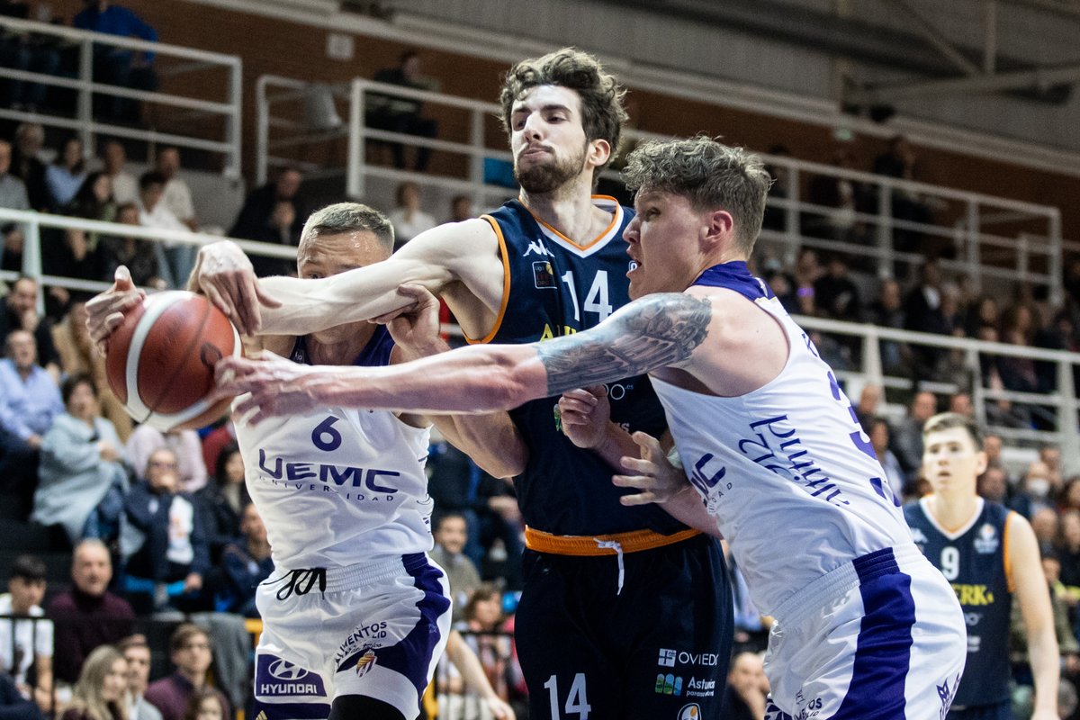oviedocb's tweet photo. #LEBOro | PREVIA |
A escalar un nuevo peldaño
🗒️ https://t.co/F41Y934KbV
🏆 J12
🆚 @COBSAD
📅 17/12
⏰ 18.00
🏟️ Pumarín
📺 @VinxTV @LaLigaSportsTV
📻 @RadioQK @TiempoAnadido
🎟️ https://t.co/gYxAvubZh9
#yosoyocb
#fortinpumarin
#alimerkaocb https://t.co/24W71bFEIF
