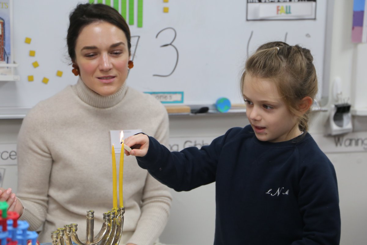 HardingAcademy's tweet photo. Thanks to the Sprouse and Nemer families for sharing their Hanukkah traditions with Kindergarten! #hardingalumni #hardingmoments #winterbreak https://t.co/I1ytrsAWzw