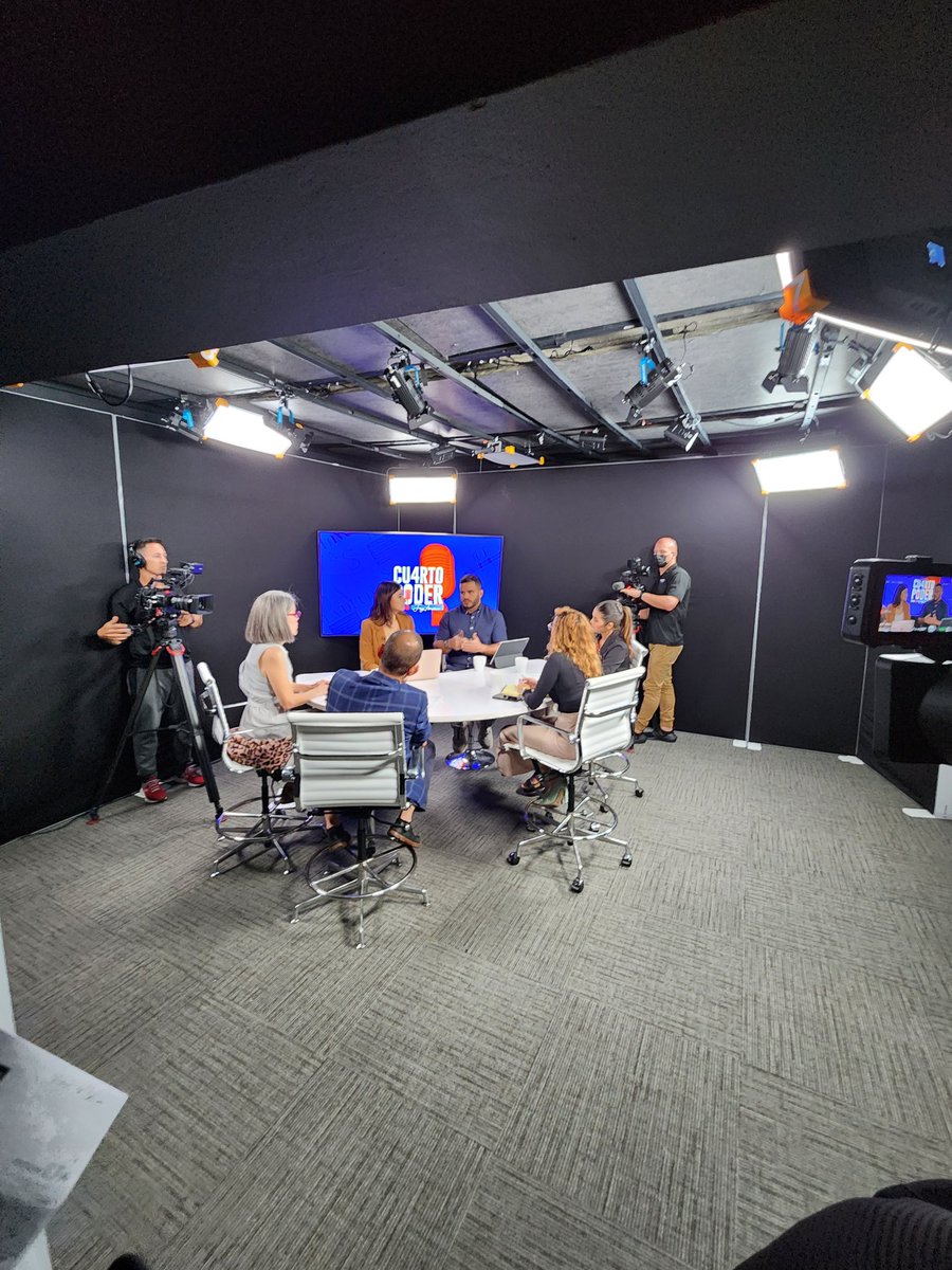 webneticos's tweet photo. "Cuarto Poder" de WAPA TV grabando un programa especial en nuestro Estudio A, espacio con el que tú también puedes contar para tus producciones.

¡Gracias @jagualmedia y @wapatv por contar con nosotros! https://t.co/tne7rlZbek