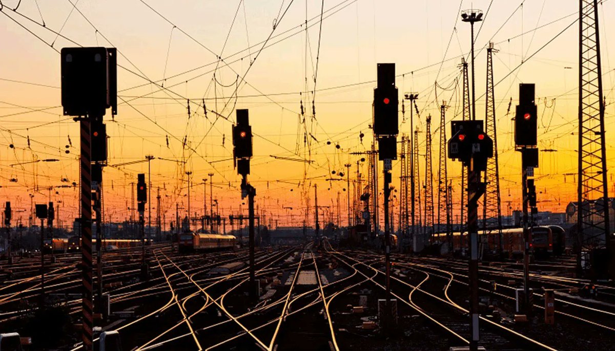 HSRailGroup's tweet image. Heather Fisher is a Digital Apprentice with @SYSTRA_LTD. She's been sharing her experiences with us: rail-leaders.com/apprentice-net…