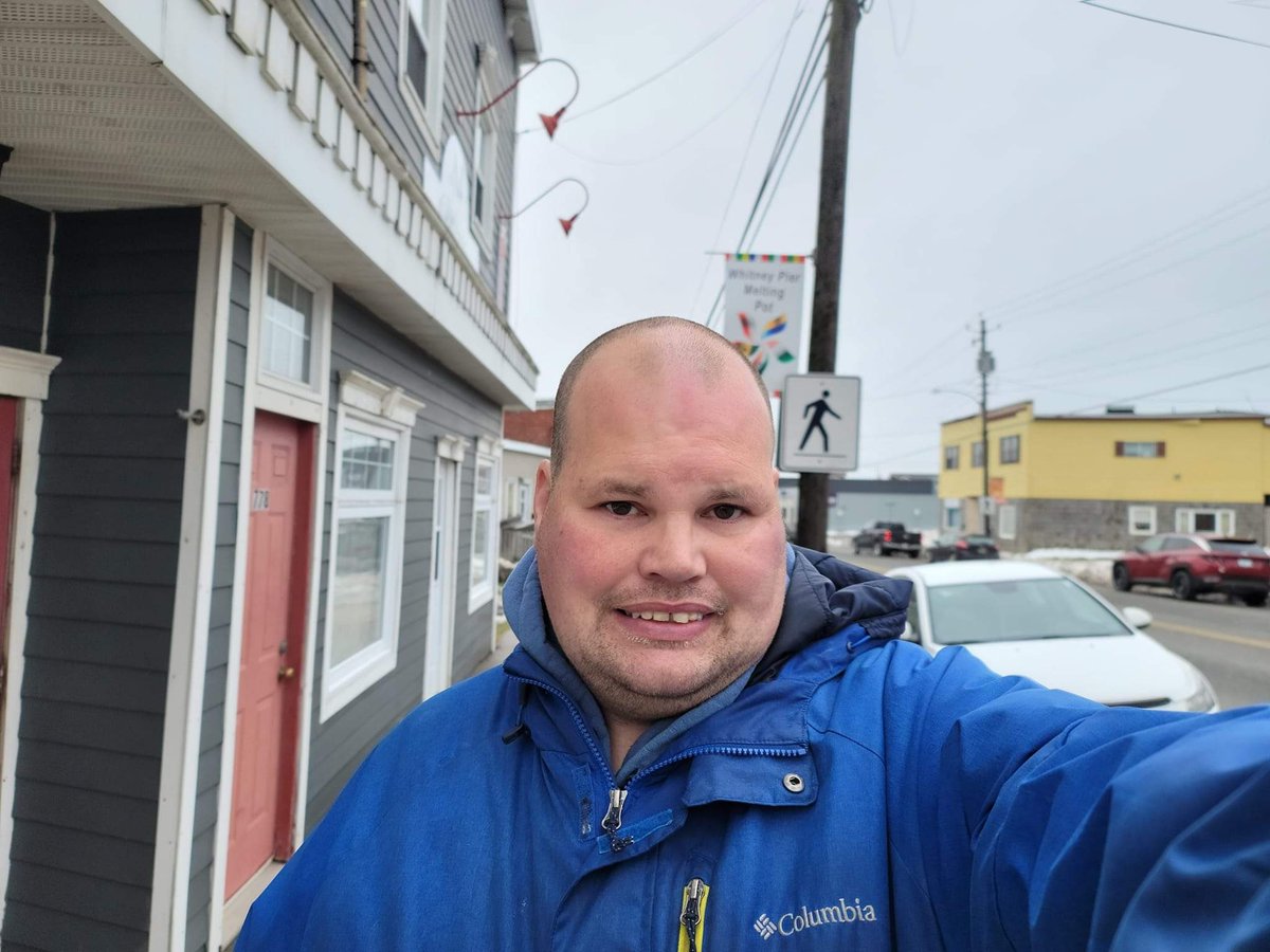 strongest__cat's tweet image. First time letting @stwawberri cut my hair 🥰