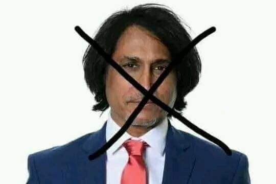 PathanSays's tweet photo. سرلنکا شہری 
 پر اٹیک لاہور میں ہوا تھا اور رمیز راجہ کہ رہا ہے کے KPK میں کھلاڑیوں کو خطرہ ہے میچیز نہیں  ہو سکتے 😡😡
#رمیز_راجہ_معافی_مانگو https://t.co/UiimCE3Noz