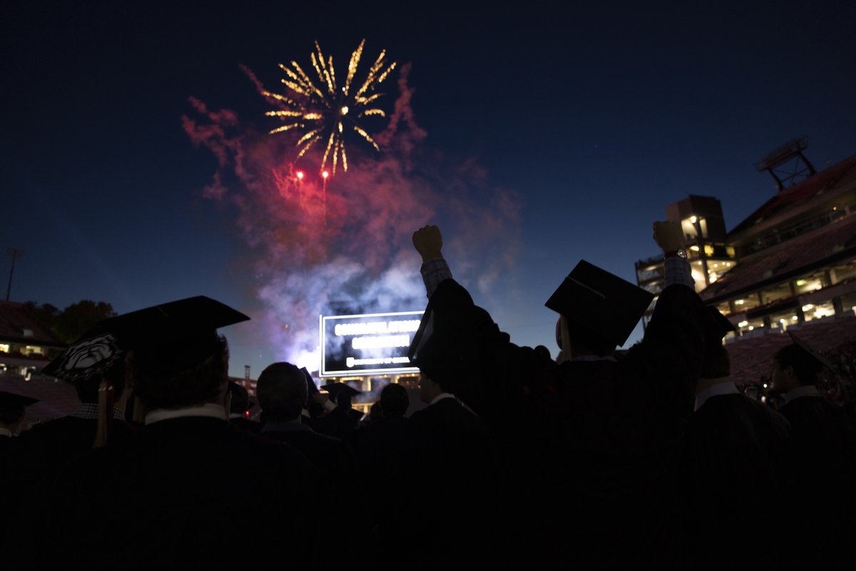 UGA_CollegeofAg's tweet image. 🎓 🎉  Congratulations to CAES' next generation of leaders!! We're so proud of all that you've accomplished so far! 

#Graduation2022
#GoDawgs