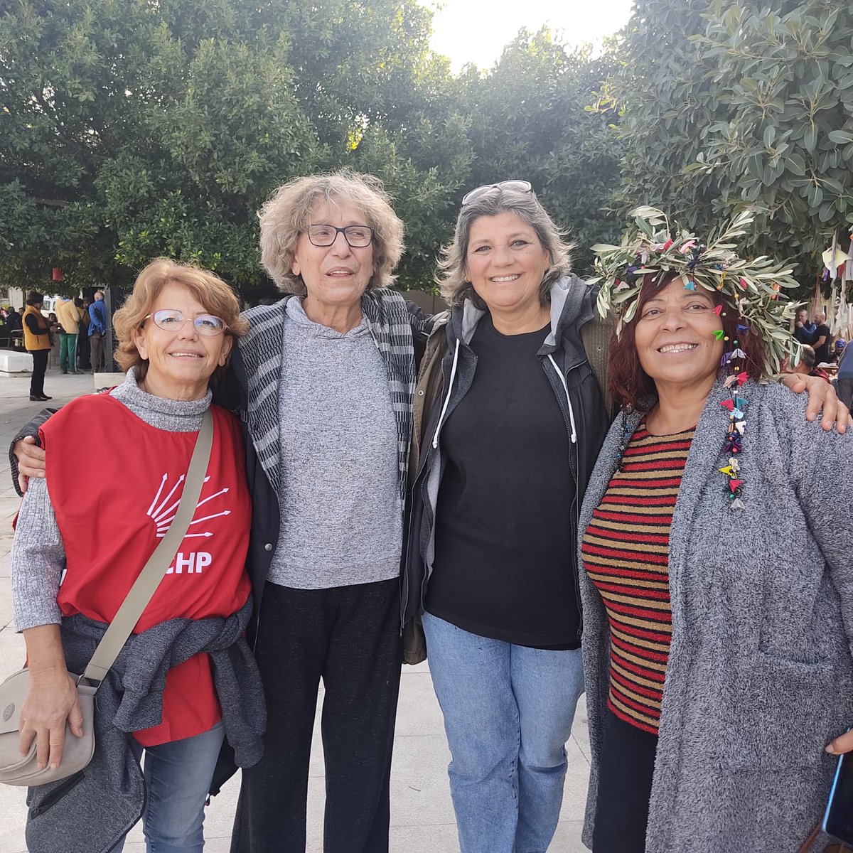 datcakadinplt's tweet image. Bugün tüm antidemokratik uygulamalara, seçmen iradesinin gaspına karşı çıkmak için meydandaydık! 
📢Datça Kadın Platformu olarak milyonlarca yurttaşın oyları ve iradesiyle seçilmiş İstanbul Belediye Başkanı Ekrem İmamoğlu’na verilen hapis ve siyasi yasak kararını kabul etmiyoruz!