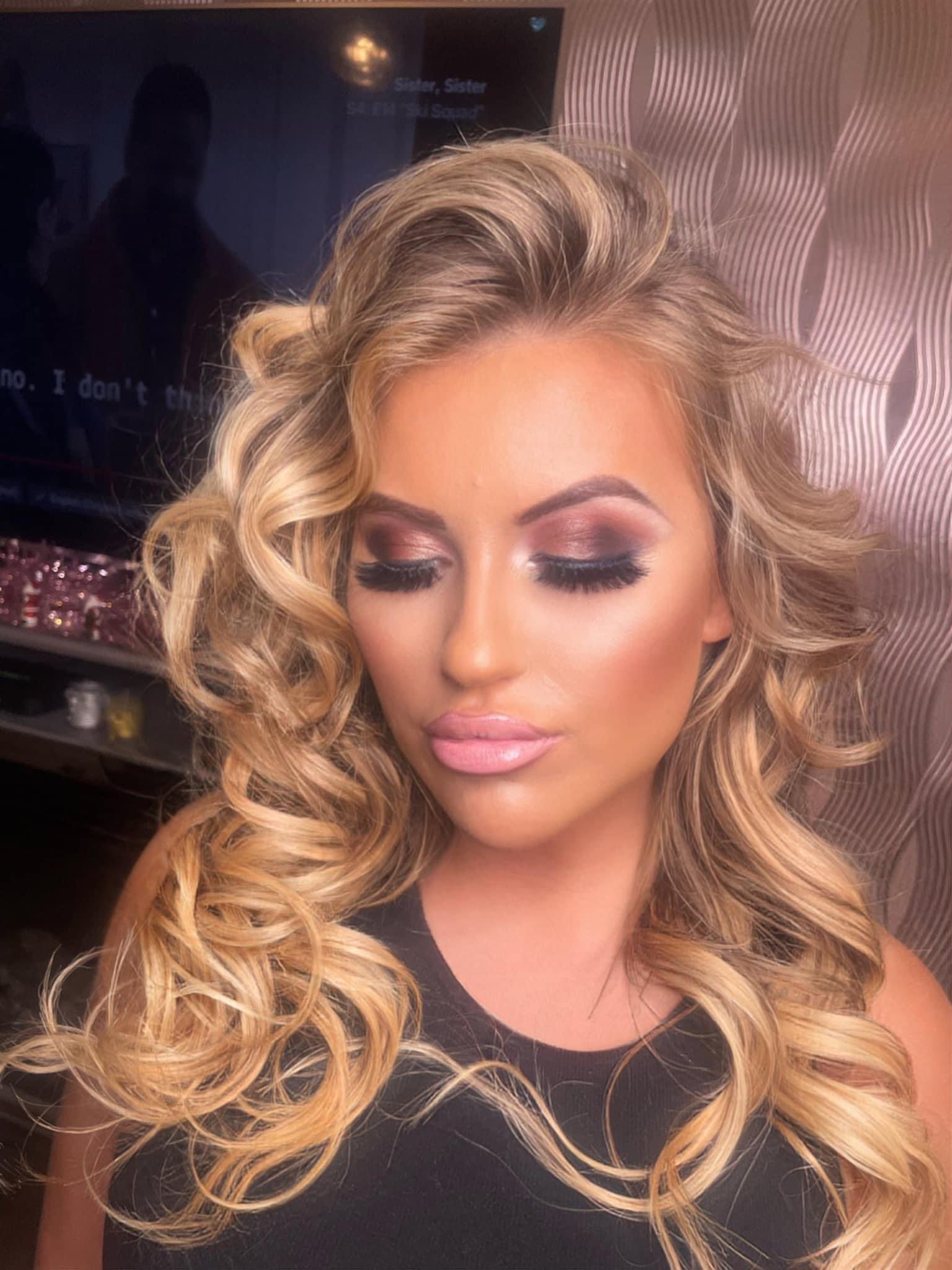 TW Pornstars - Emilyblake. Twitter. Hair makeup done by @NatalieR
