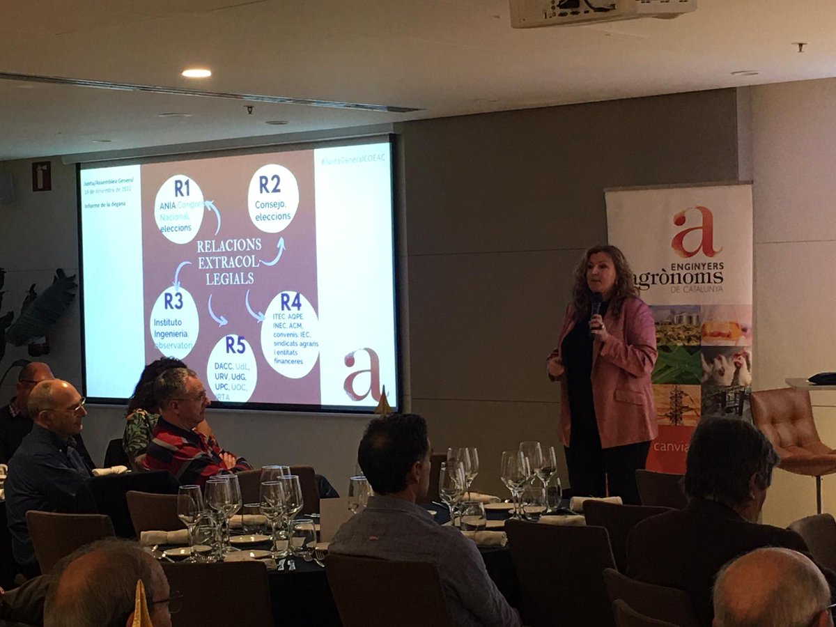 Eng_Agronoms's tweet photo. 🗣 La degana d'@Eng_Agronoms Conxita Villar informa sobre les activitats i el pla d'acció del #COEAC:

- Propòsits i reptes 🏁
- Relacions intercol·legials i extracol·legials ����
- Comunicació 💬

#JuntaGeneralCOEAC https://t.co/3ZHPxptDL5