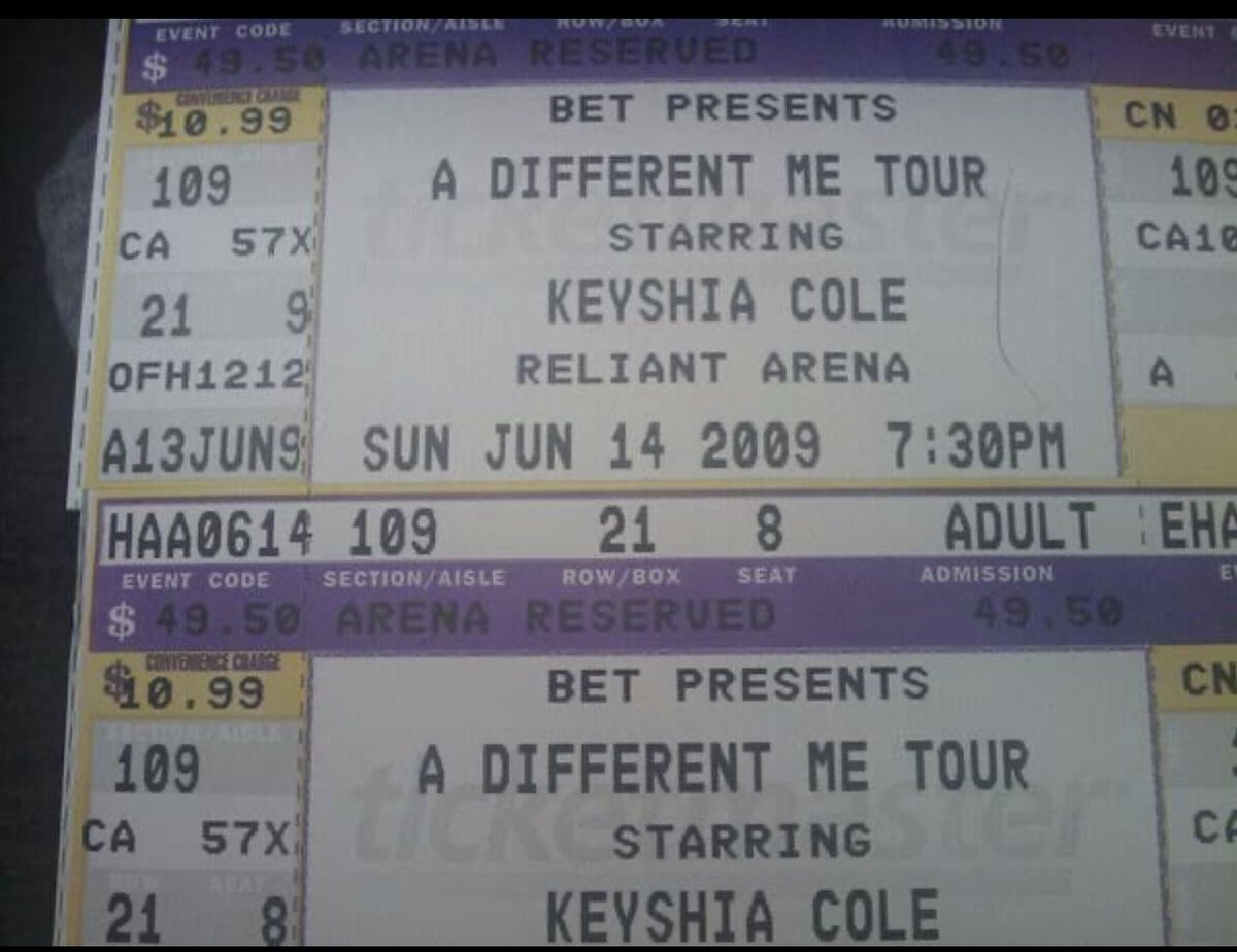 Strictlee_tee's tweet photo. Happy 14 anniversary @KeyshiaCole This was my 1st KC Concert in Htown.
“A Different Me”❣️ Loved each and every song. I can’t wait until the Biopic as well as the next album. Yes I still have my tickets lol 😂 #fan #keyshiacole #adifferentme #HoustonTX 
IG:_tararaye_ https://t.co/9x8BfOjir1