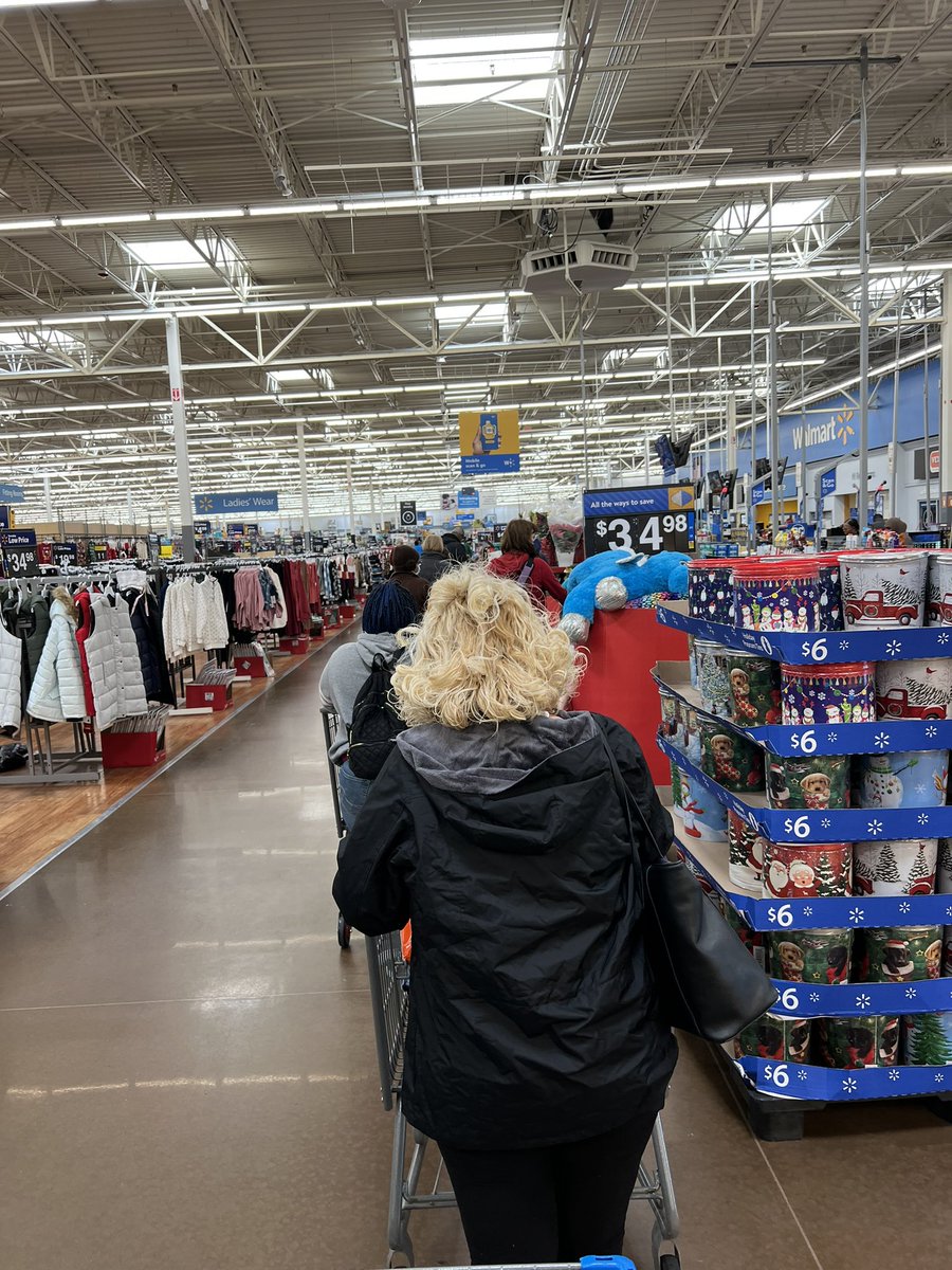 ryansutton80's tweet photo. @Walmart this why people are stealing. When you have to wait in self checkout for 30 mins with half of the self checkout closed. Like wtf why are self checkouts closed? Are we working to hard? https://t.co/VZd4JYwSoQ
