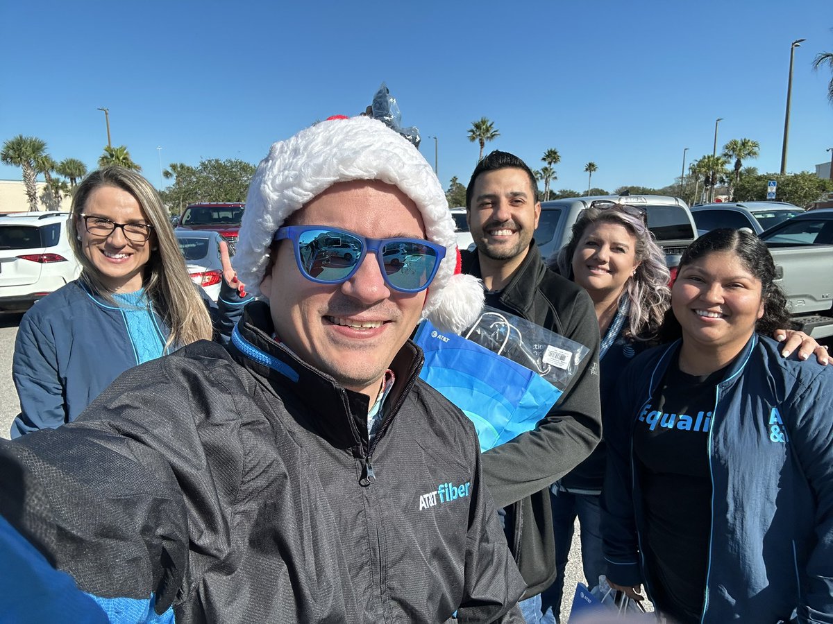 Great holiday lunch with my Jacksonville partners! Thanks for all you do! <a href="/RosaMOR2014/">Rosa Morales</a> <a href="/Vanja_Naceva/">Vanja Naceva</a> <a href="/jemeFL/">John Meyers</a> <a href="/jrluna11/">JR Luna</a> <a href="/PrimeComms/">Prime</a> #PRIMETIME