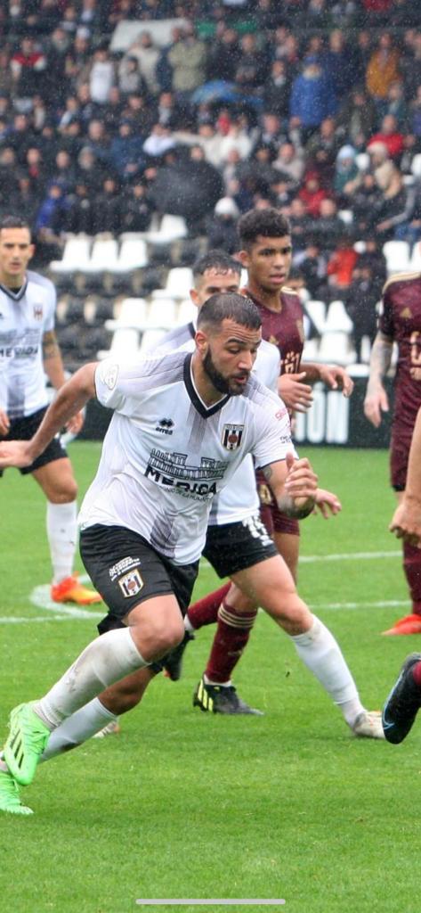 Nuestro 15 no estará este sábado defendido a nuestro equipo... esperamos con impaciencia que esté listo para el partido contra el Alavés.
Ánimo tanqueta!!! #UnRomanoNuncaSeRinde