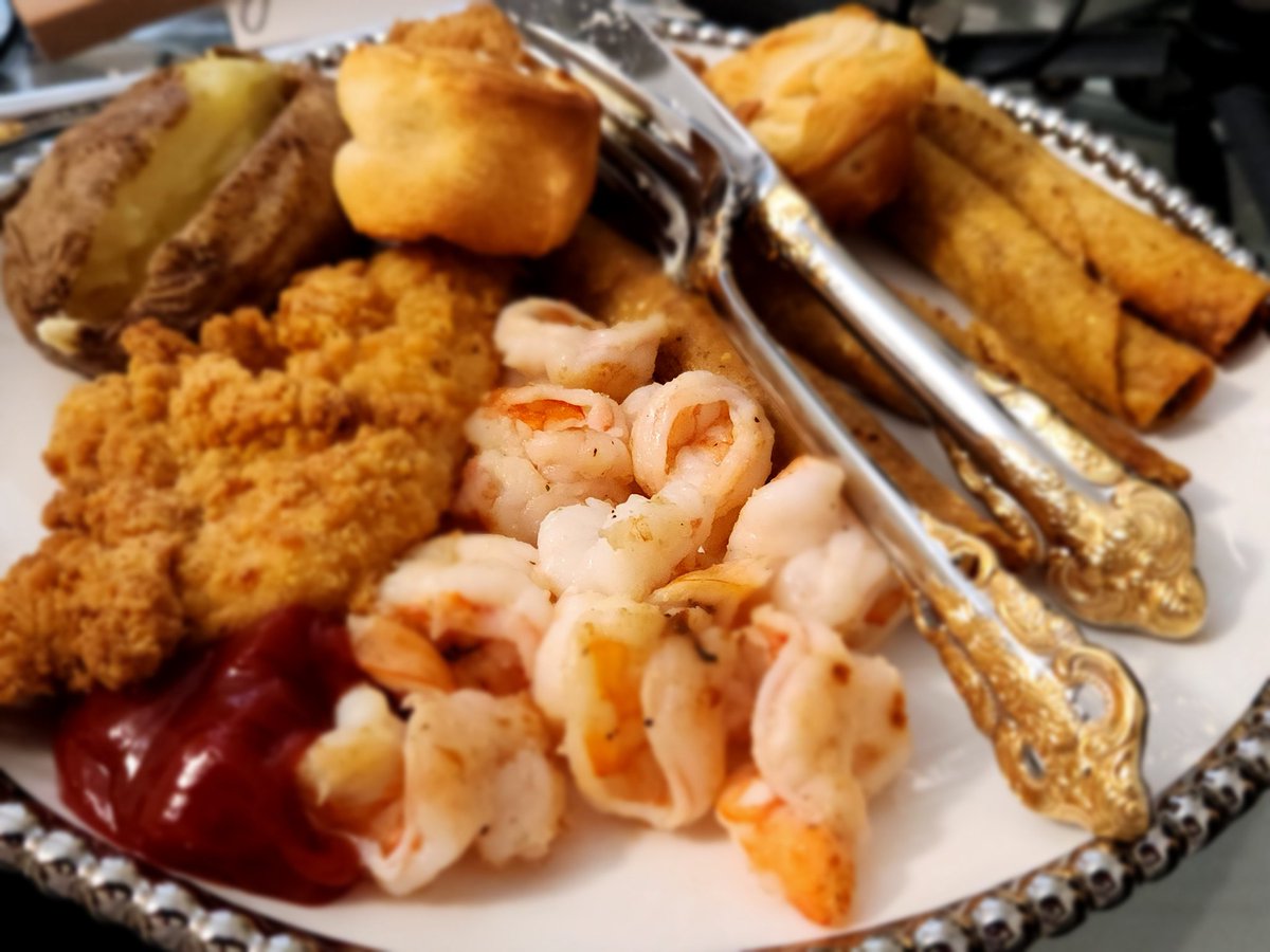 What are some things you enjoy doing while eating your favorite meal???

#shrimp #lobsterfishing #seafoodsoup #shrimpboil  #seafoodasmr #shrimpceviche #lobster  #lobstertail #seafoodfestival #lobsterclaw #seafoodrice