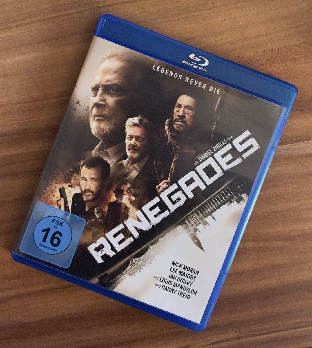 @ShogunFilms newest movie has arrived. Can't wait to give this a spin #renegades #shogunfilms #nickmoran #leemajors #ianogilvy #jeaninenerissasothcott #michaelpare #louismandylor #dannytrejo #patsykensit #billymurray #stephaniebeacham #tomlisterjr #michaelbrandon #paulbarber