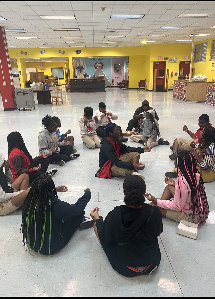 Madisonmustang4's tweet photo. Our @Madisonmustang4 TALENTS students are self reflecting to make better choices. #MDCPSOperations #MDCPSGotTALENT #KindnessMatters365 https://t.co/Hx8tzKBFCj