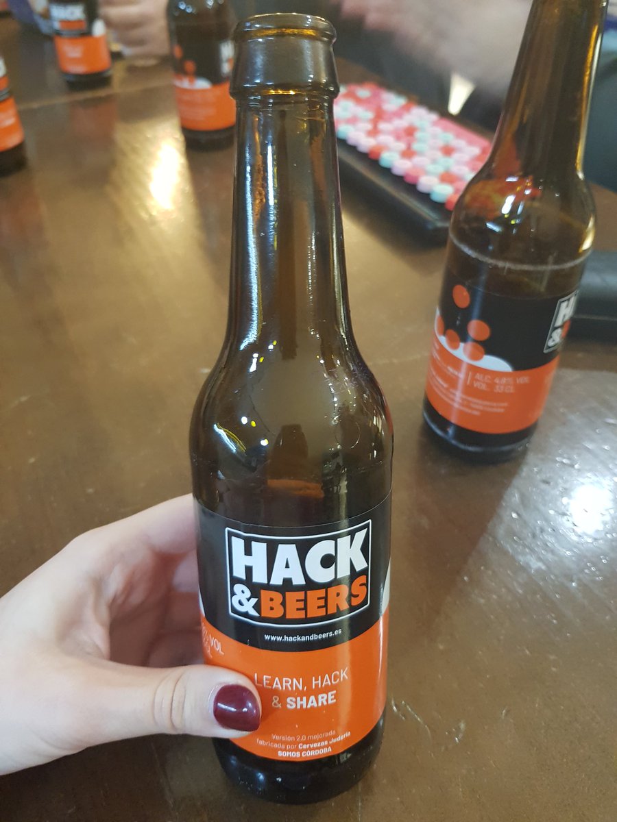 rakelgm93's tweet photo. Disfrutando de la hack&amp;beers!! #hbCastellon https://t.co/lOElojAuBp