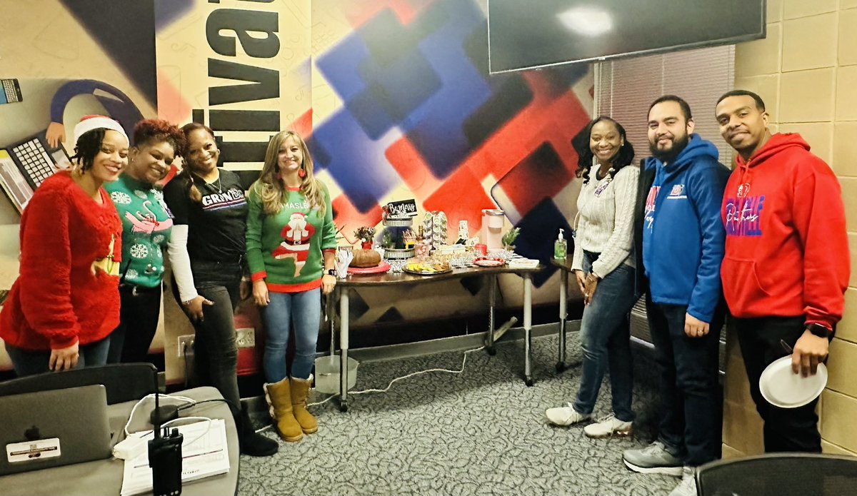 Ms_Staats's tweet photo. It felt soooo good celebrating my academic team @Duncanville_HS today! It takes a special group of instructional leaders to support EOC tested subject areas and CCMR. Proud to have them as teammates! #academicchampions #togetherweallwin @AlishaChenevert @AbramJoseph5 @DHS_Leader https://t.co/yEWb918lST