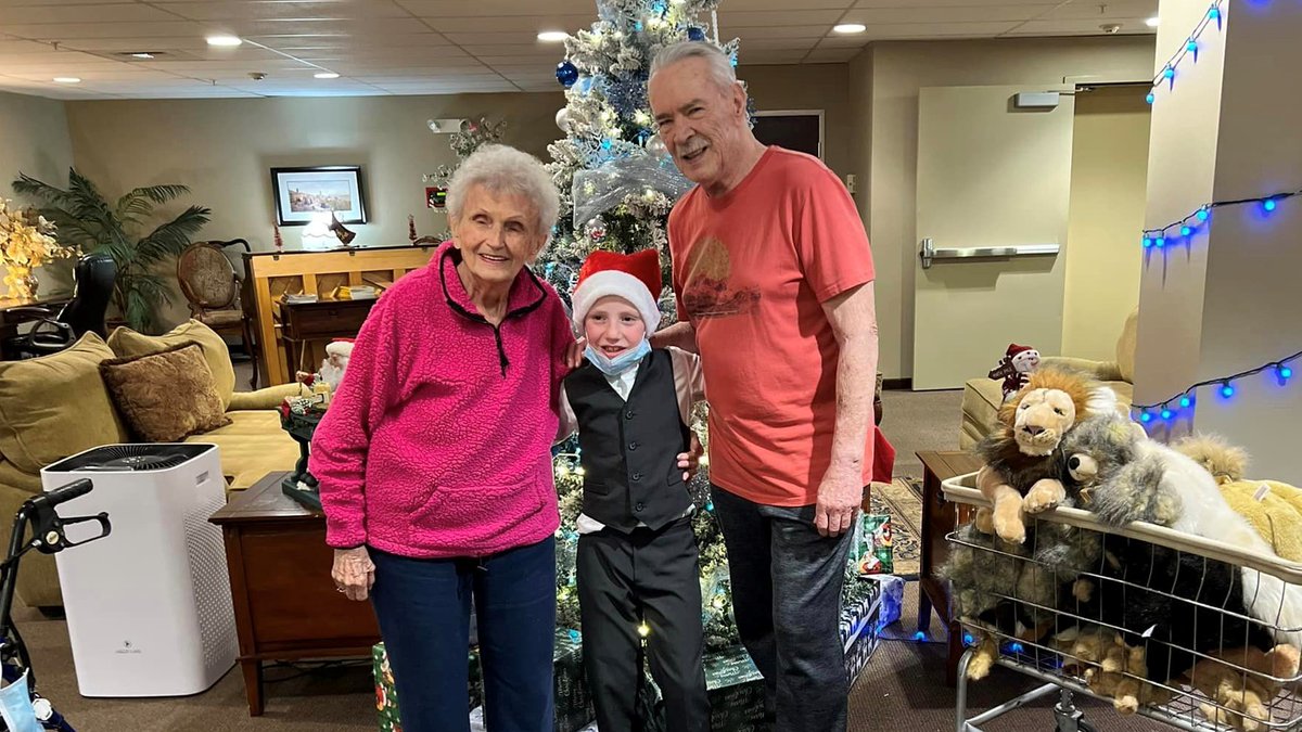 🧑🏽‍🎄This 7-year-old Santa Claus helped Christmas come early for seniors at Fairview Assisted Living. Watch my story on Fairview's Christmas surprise tonight on <a href="/kxly4news/">4 News Now</a> at 6:00.