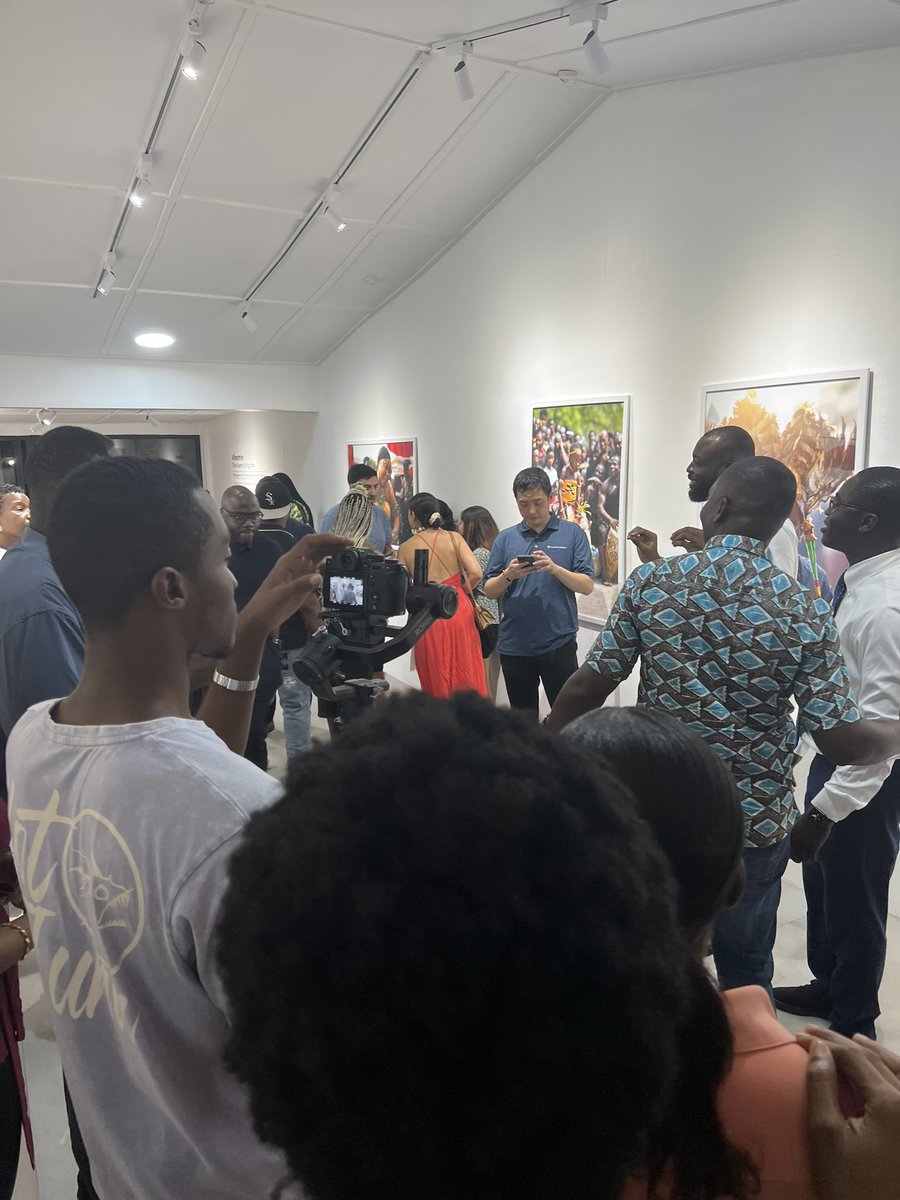 africanscolumn's tweet photo. Happening Now: Opening of @DikanCenter
#GiantHypes #Photography #PhotoGallery #Accra #Ghana https://t.co/3Gw7IhVxtm