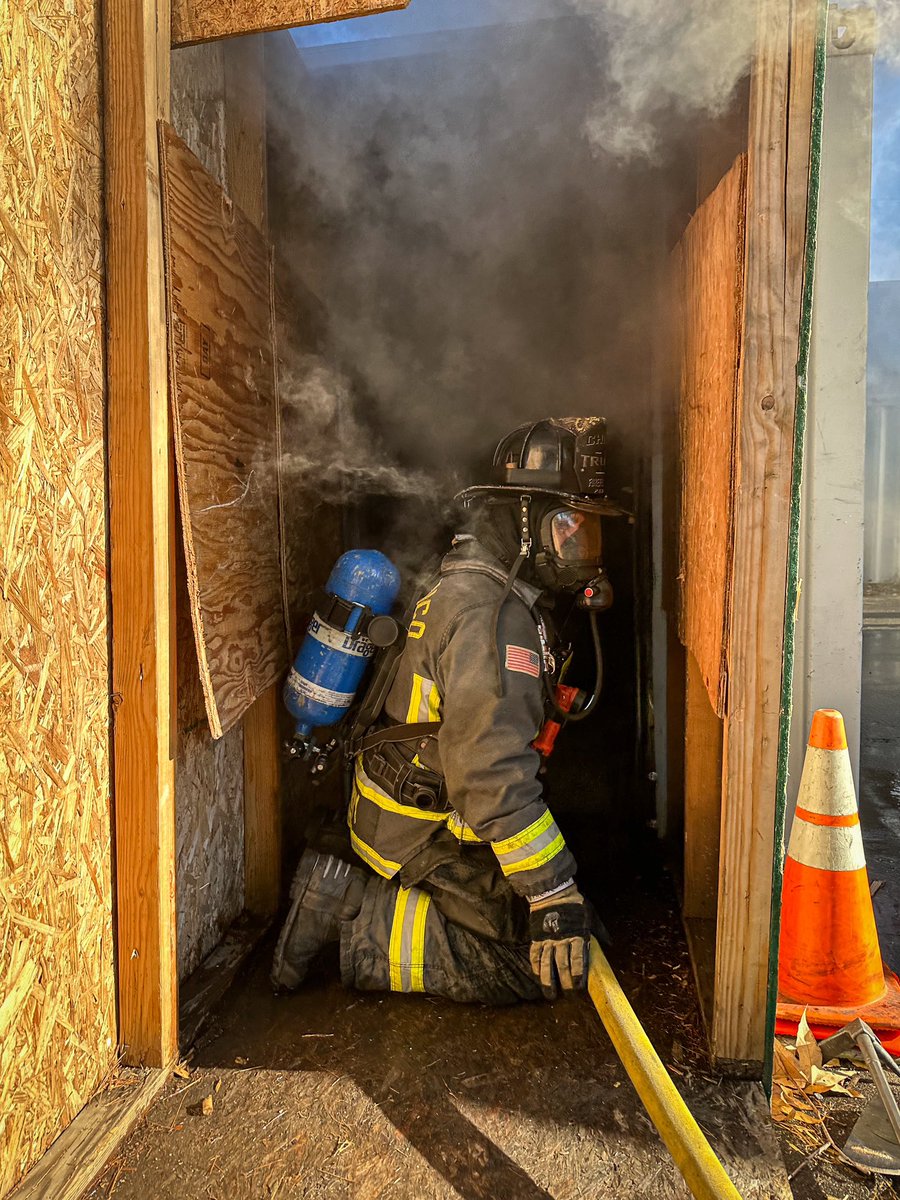 JakeMiille_Fire's tweet image. Live fire evolutions at the Chico Fire Training Center. We’re fortunate to have a custom-built training facility. Many Chico Firefighters have shown incredible pride and ownership in the development of this facility. #ChicoFD #ChicoFirefighters