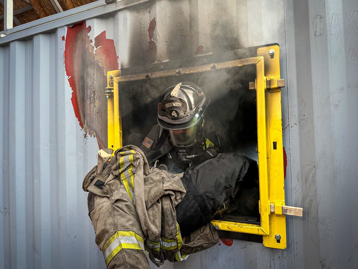 JakeMiille_Fire's tweet image. Live fire evolutions at the Chico Fire Training Center. We’re fortunate to have a custom-built training facility. Many Chico Firefighters have shown incredible pride and ownership in the development of this facility. #ChicoFD #ChicoFirefighters