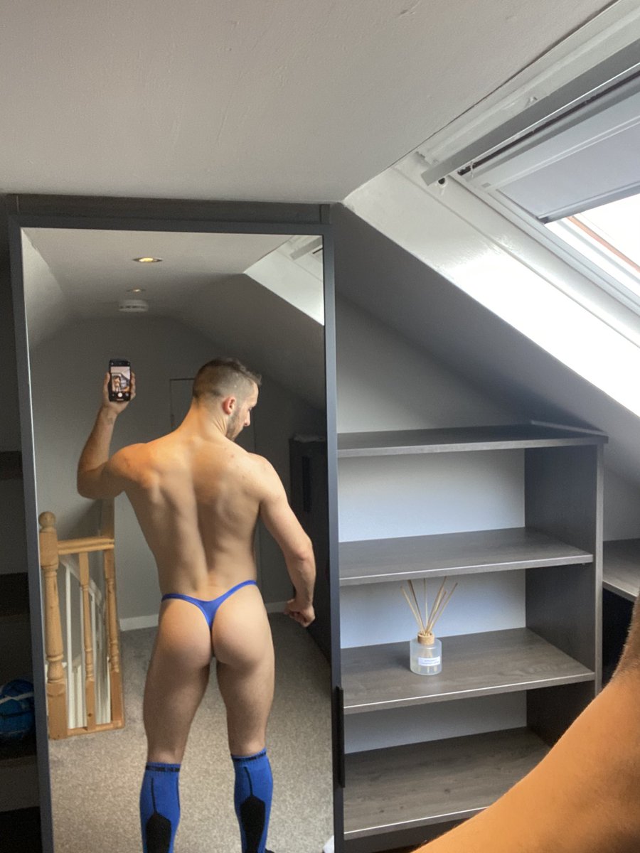 Who wants to help this boy grow? #musclegrowth #muscleboy #gay #thong