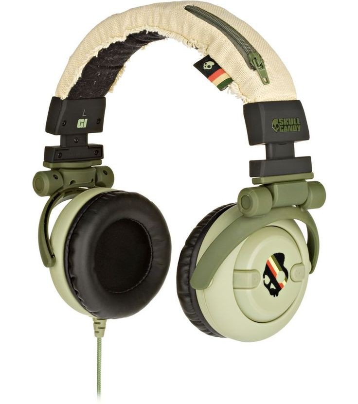 O melhor é que eu tenho um look desse em casa, adorei.